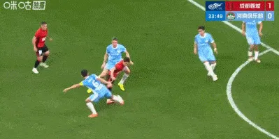 bsport体育官网入口-杨明洋铲倒纳萨里奥，裁判出示黄牌
